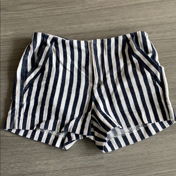 Banana Republic Pants - Banana republic navy and white shorts